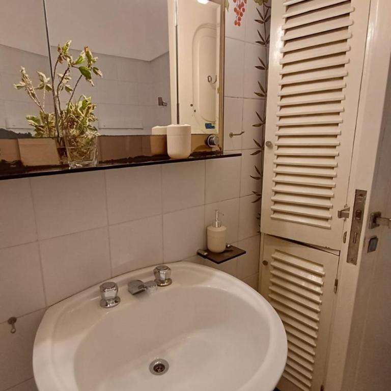 Casa Mayolica, en el centro de Salta, con terraza y estacionamiento gratuito - Casa de 3 dormitorios - 24
