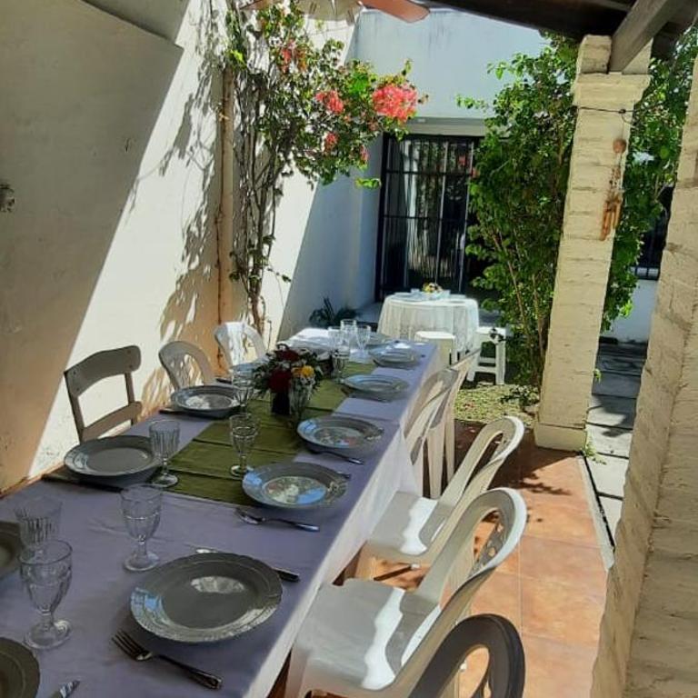 spectacular house with 4 bedroom in barrio sur with a pool - Four-Bedroom House - 5
