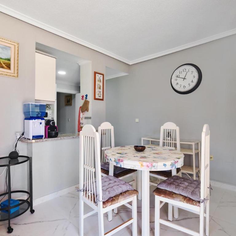 Apartamento 2 dormitorios garaje y piscina junto al mar - Two-Bedroom Apartment with Terrace and Sea View - 6