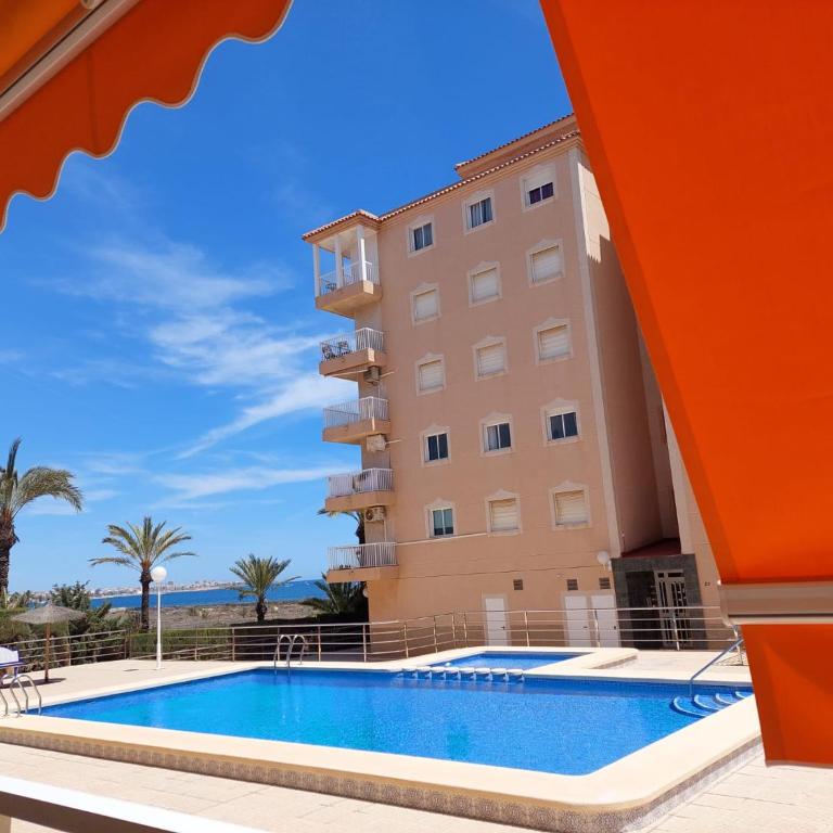 Apartamento 2 dormitorios garaje y piscina junto al mar - Two-Bedroom Apartment with Terrace and Sea View - 2