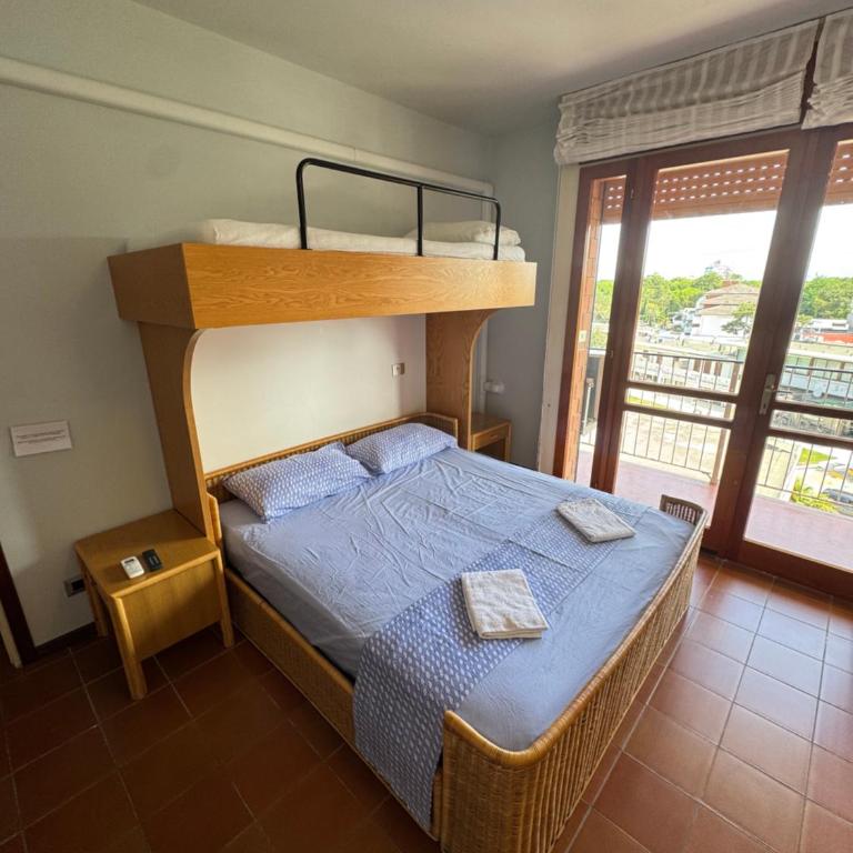 Ampio appartamento in centro con vista - terrazze, parcheggio gratuito e Wi-Fi - Two-Bedroom Apartment - 5