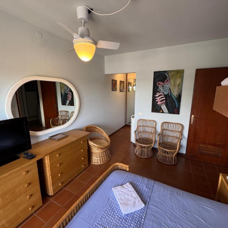 Ampio appartamento in centro con vista - terrazze, parcheggio gratuito e Wi-Fi - Two-Bedroom Apartment - 3
