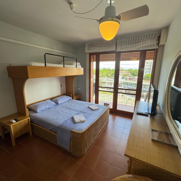 Ampio appartamento in centro con vista - terrazze, parcheggio gratuito e Wi-Fi - Two-Bedroom Apartment - 2