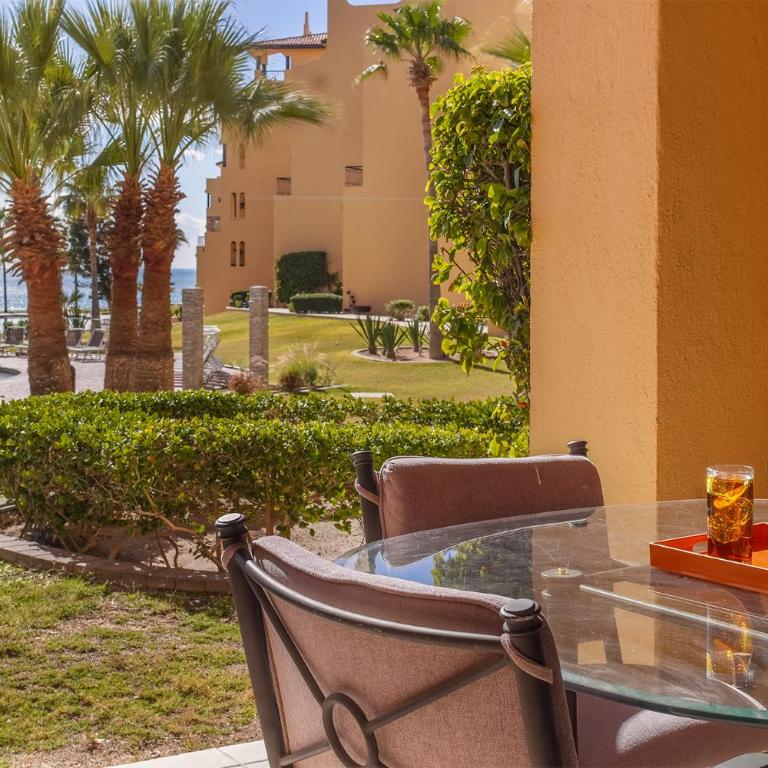 Barefoot Bumblebee Newly Renovated Ocean View Condo - Maison de Vacances - 19