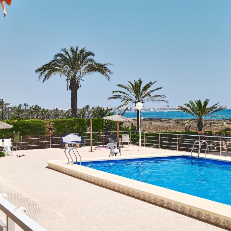 Apartamento 2 dormitorios garaje y piscina junto al mar - Two-Bedroom Apartment with Terrace and Sea View - 1