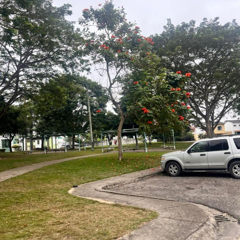 Casa Machala Lux Garaje piscina guardias parque - Villa de 3 dormitorios - 40