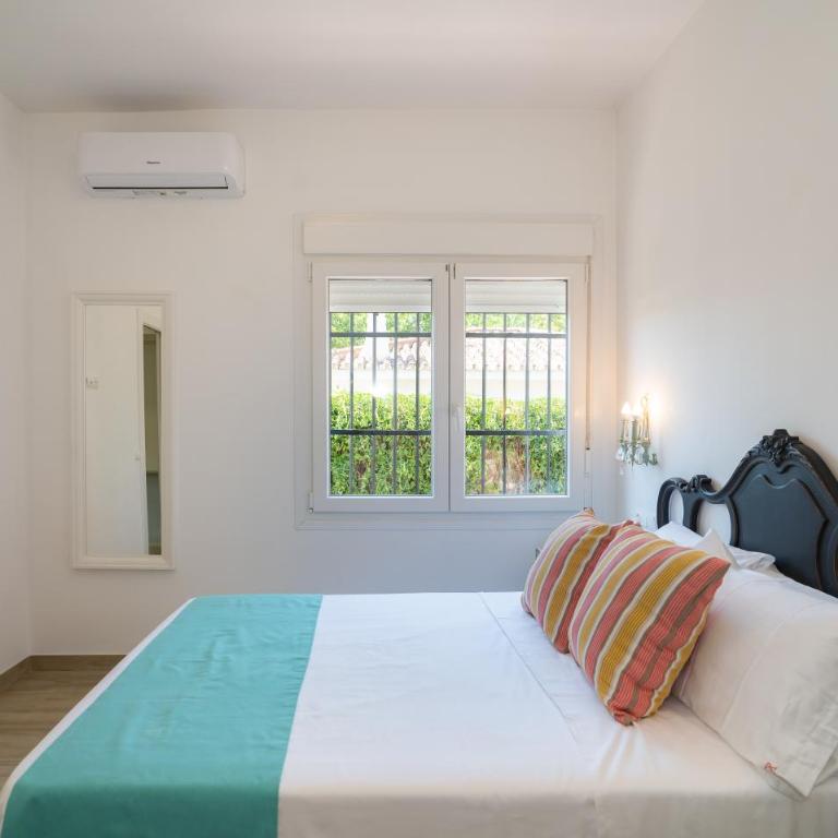 Spacious Malaga House with private walled-in yard - Casa Vacacional de 3 dormitorios - 18