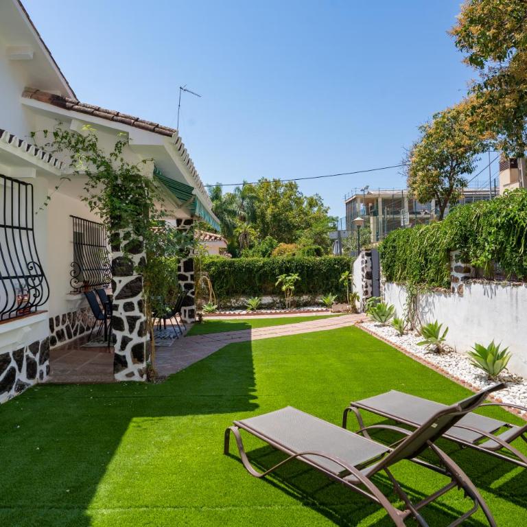 Spacious Malaga House with private walled-in yard - Casa Vacacional de 3 dormitorios - 34