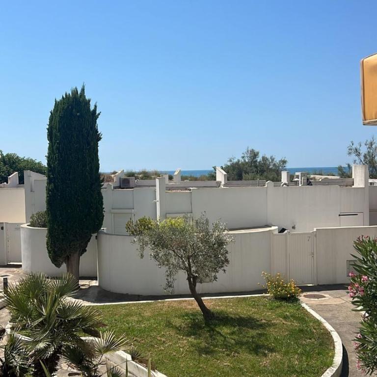 L Instant Mer Bord de Plage Piscine Clim Parking - Two-Bedroom Apartment with View - 12
