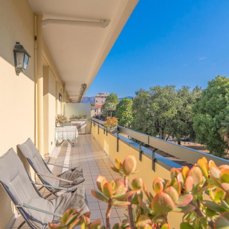 Splendido trilocale vista mare Albenga - Appartamento con 2 Camere da Letto - 2