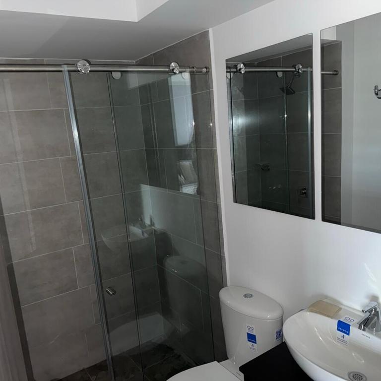 New Modern Apartment - Airport - Two-Bedroom Apartment - 11