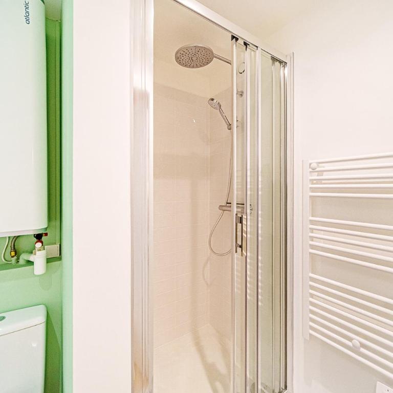 Studio cozy au coeur de lyon 8 - Appartement 1 Chambre - 11