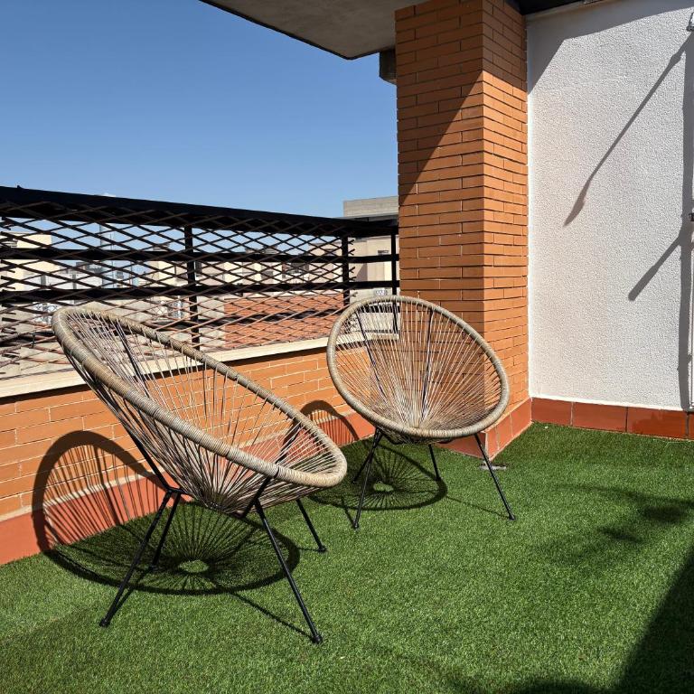 Dúplex céntrico con terraza y parking gratuito - Two-Bedroom Apartment - 1