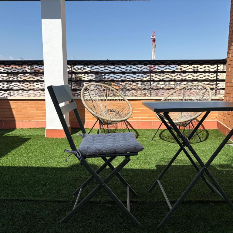 Dúplex céntrico con terraza y parking gratuito - Two-Bedroom Apartment - 10