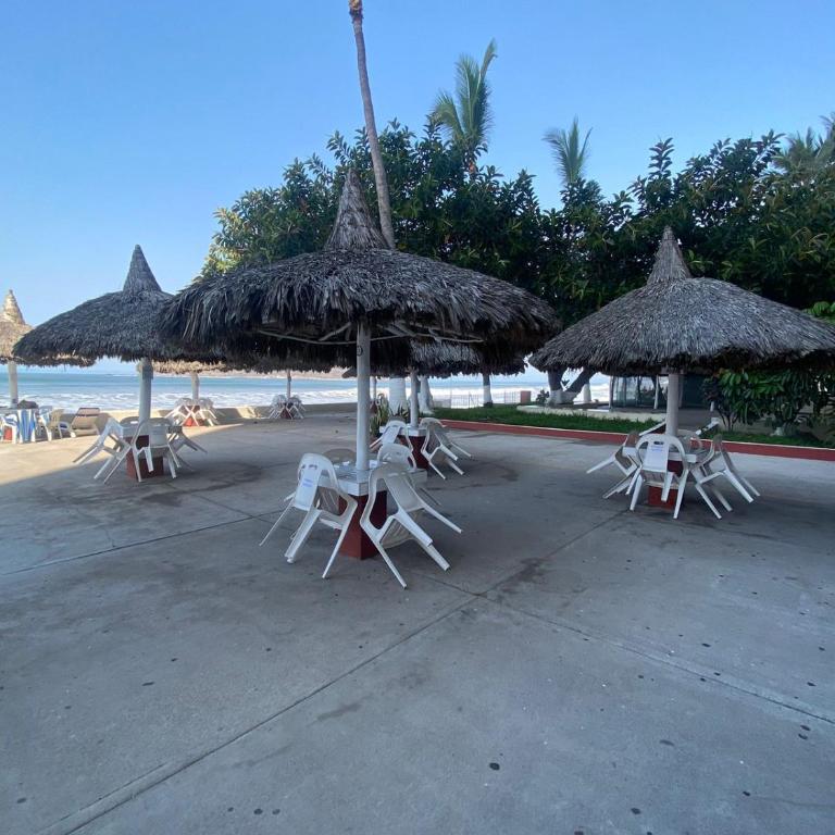 Departamento en Mazatlan zona dorada a PIE DE PLAYA - Two-Bedroom Apartment - 9
