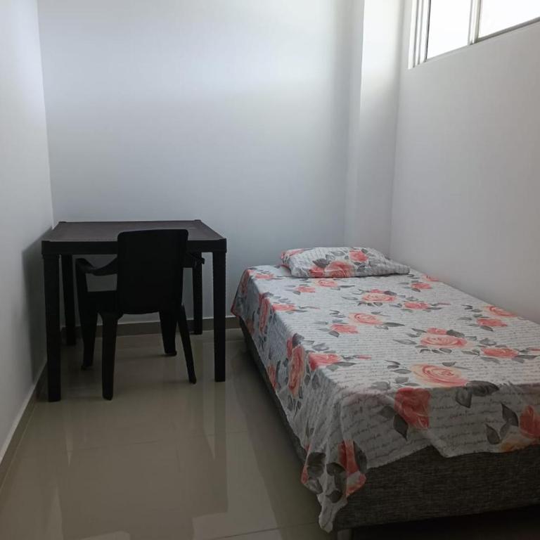 Apartamento 303 Torre 2 Conjunto Residencial Aragoa - Two-Bedroom Apartment - 17