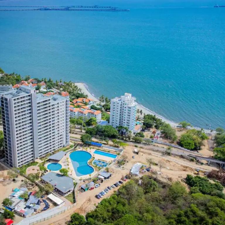 New luxury oceanfront apartment in the Colombian Caribbean, Floor 21 Santa Marta - Two-Bedroom Apartment - 2