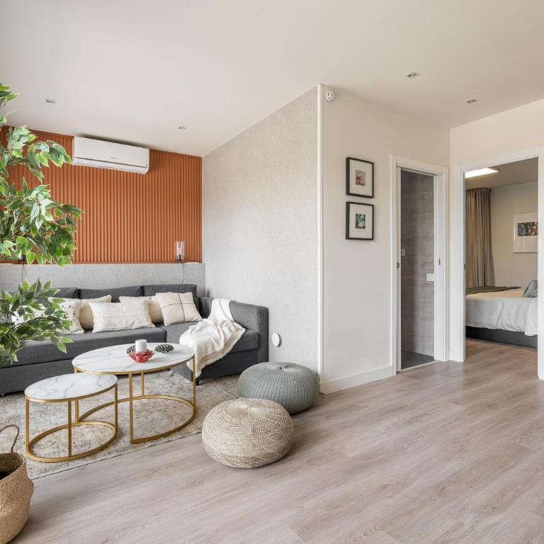 Chic Aparment Barcelona near Plaza España - Two-Bedroom Apartment - 23