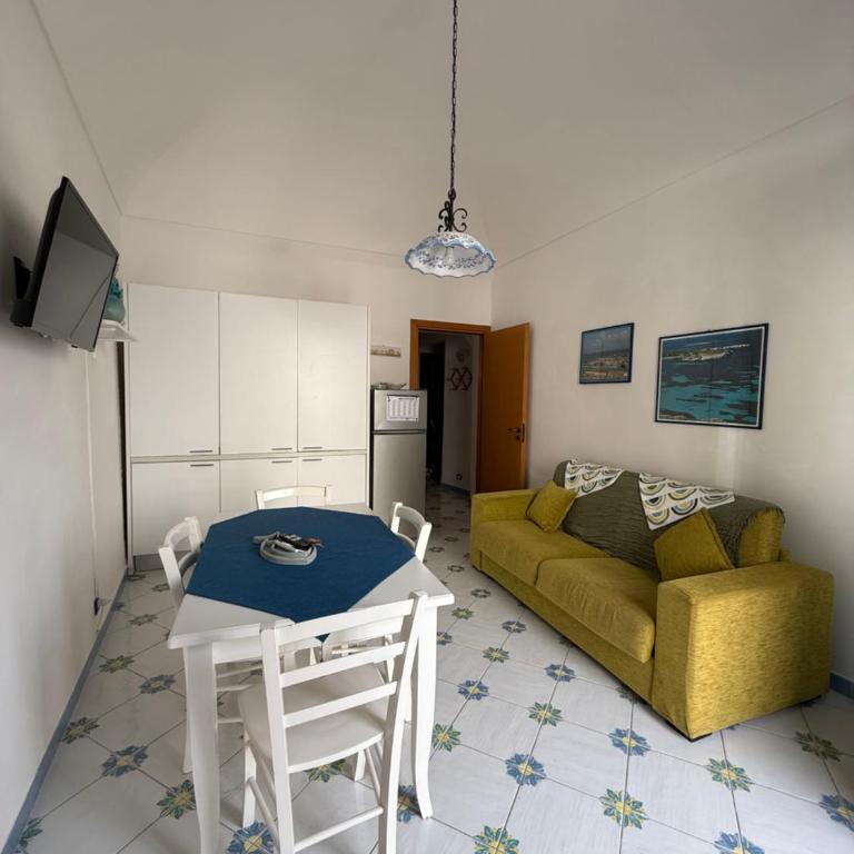 Bilocale Poseidonia - Appartamento con 2 Camere da Letto - 2