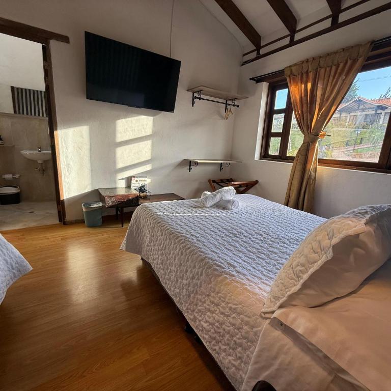 Hotel Montelux - Deluxe Twin Room - 7