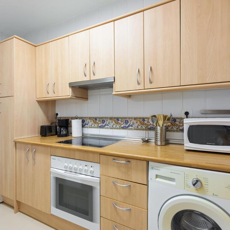 Stylish 2-Bed Apartment with Large Terrace & Pool - Apartamento de 2 dormitorios - 19
