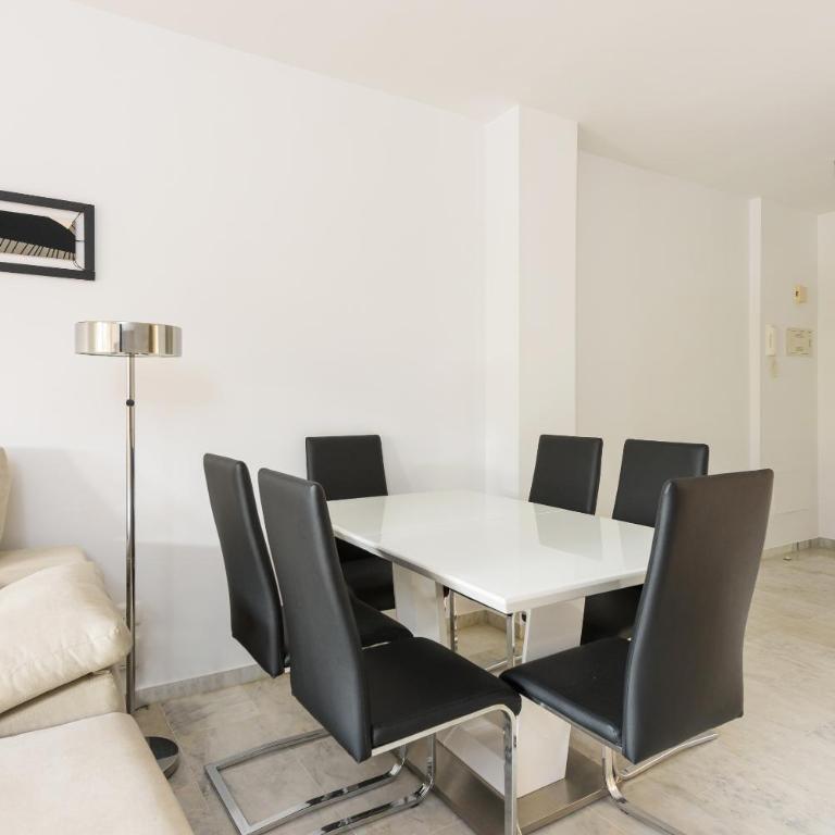 Stylish 2-Bed Apartment with Large Terrace & Pool - Apartamento de 2 dormitorios - 16