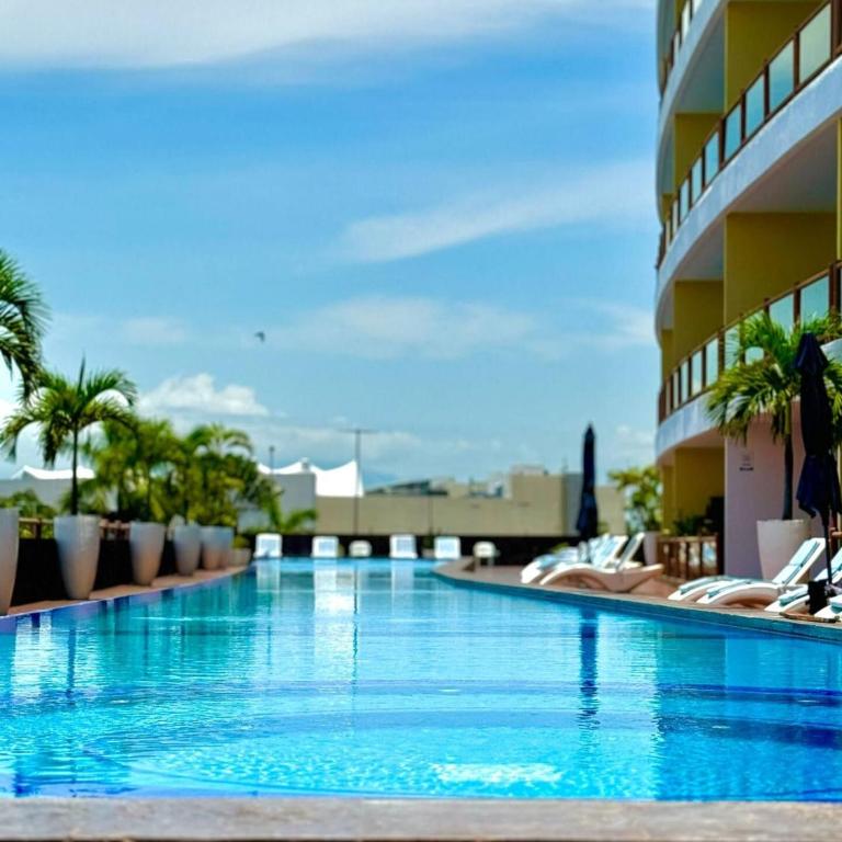 Deck12 Casino and Resort by Monyxbnb - Four-Bedroom Platinum Apartment - 35