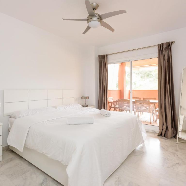 Stylish 2-Bed Apartment with Large Terrace & Pool - Apartamento de 2 dormitorios - 11