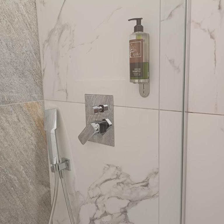 Luxury Rooms Bari - Camera Matrimoniale con Bagno Privato - 32