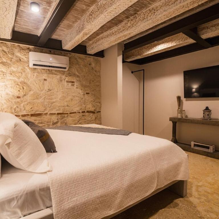 Casa Del Hidalgo - Walled City 7BR Colonial Villa - Villa - 39