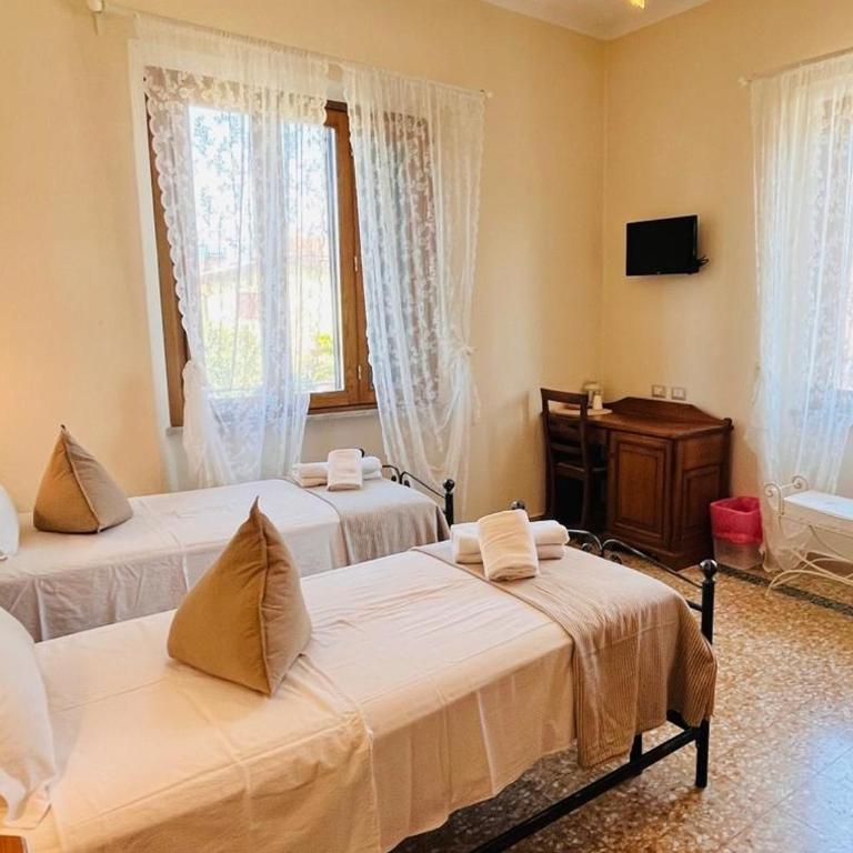 BnB Villa Melany vicino Centro - Camera Doppia con Letti Singoli con Bagno Privato - 5
