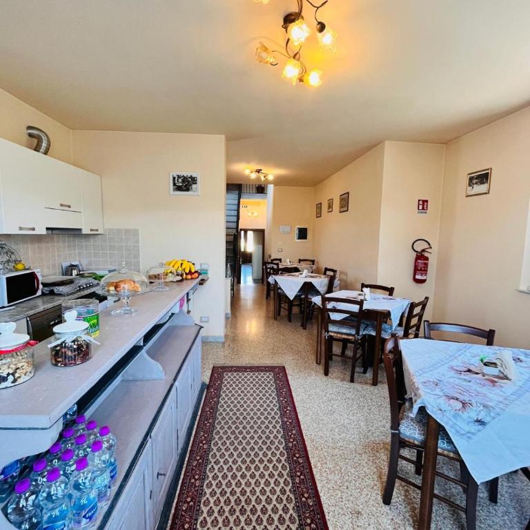 BnB Villa Melany vicino Centro - Camera Matrimoniale con Balcone - 4