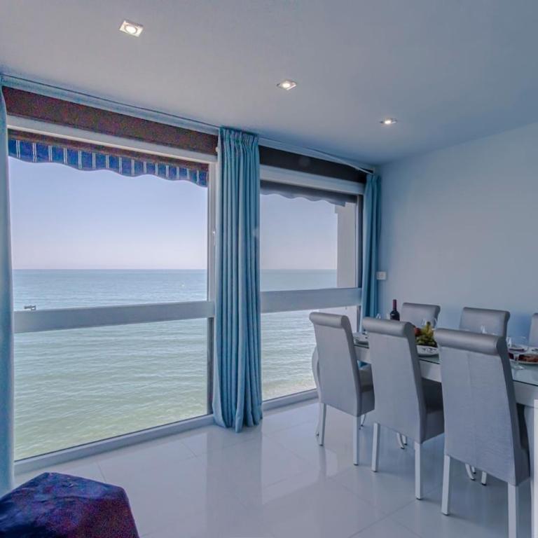 Wonderful beachfront apartment - One-Bedroom Apartment - 4
