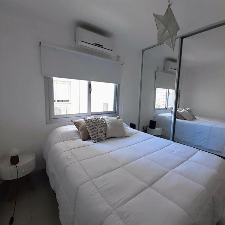 Magnífica vista al Río Paraná, y excelente ubicación en el microcentro de la ciudad !! - Apartamento - 10