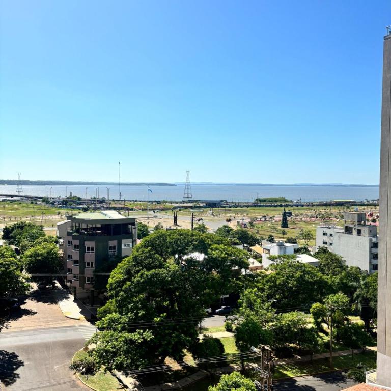 Magnífica vista al Río Paraná, y excelente ubicación en el microcentro de la ciudad !! - Apartamento - 16