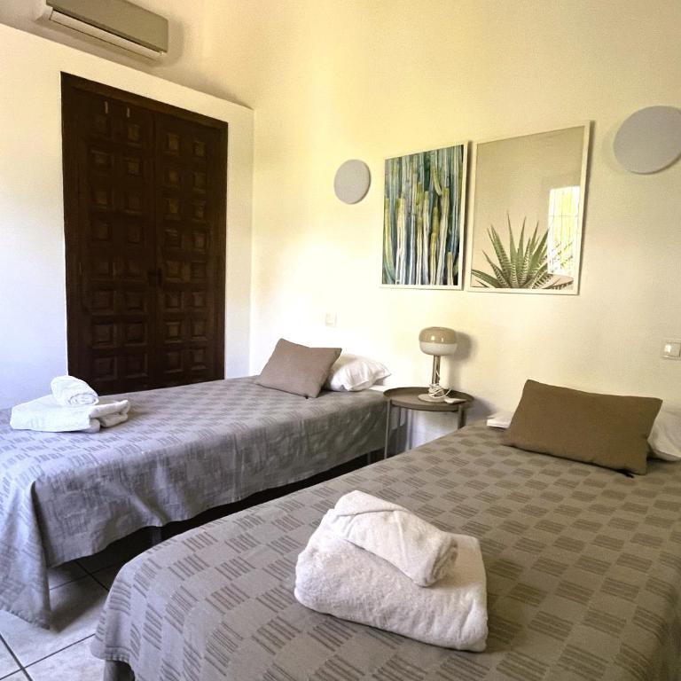 Casa Mila - Three-Bedroom House - 17