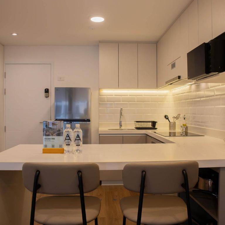 Majestic 1BR with Balcony in Miraflores - Apartamento - 3