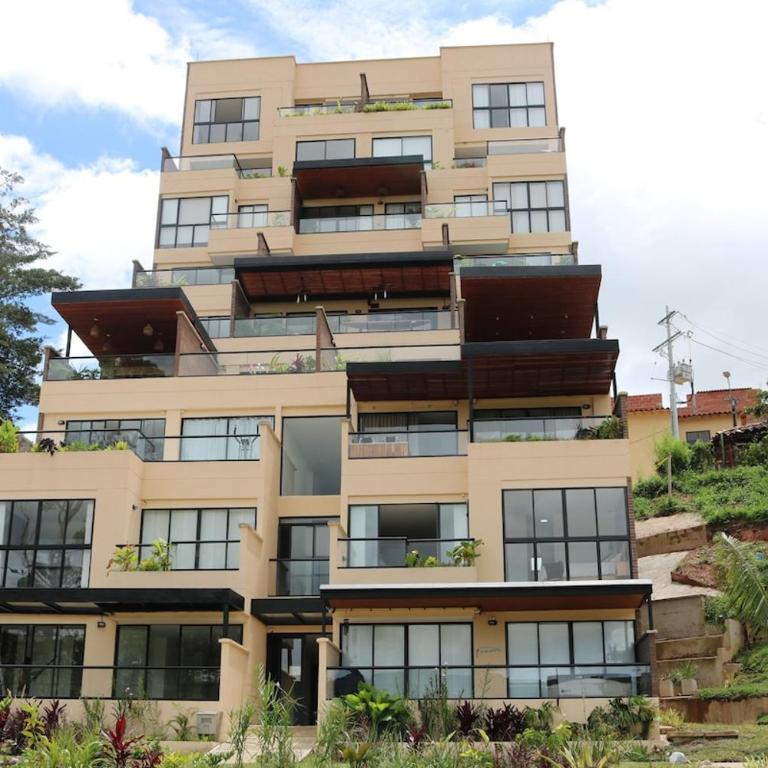 Apartment with a hot tub and a view of Guatapé lake - Apartment with Lake View - 22