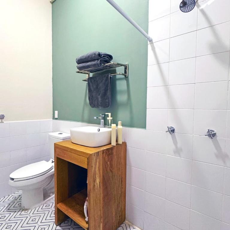 Americana Stay steps from Chapultepec cozy private bedroom - One-Bedroom House - 5