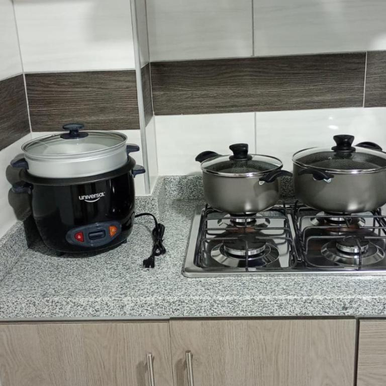 APTO 201 Cerca al Centro Comercial Estacion - Apartamento de 2 dormitorios con balcón - 12