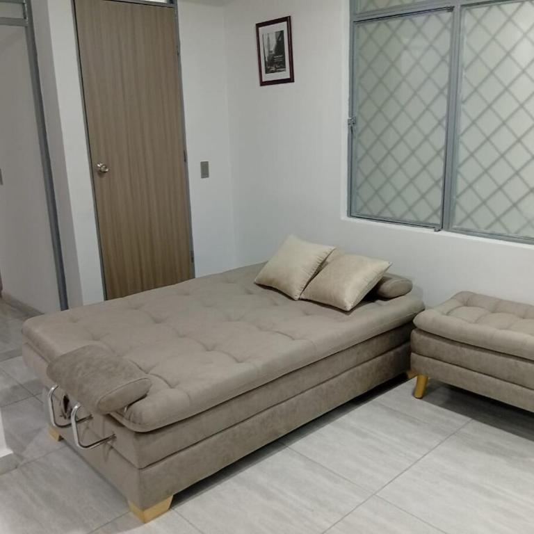 APTO 201 Cerca al Centro Comercial Estacion - Apartamento de 2 dormitorios con balcón - 16