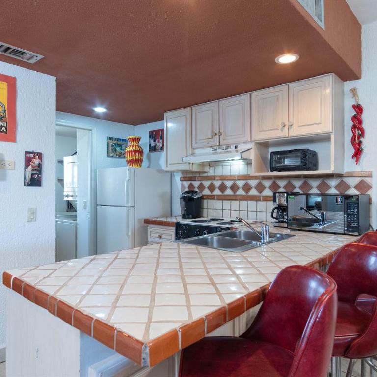 NEWLY RENOVATED Lazy Daze Paradise Retreat - Casa - 10