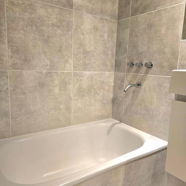 Encantador depto a estrenar a 100m Av Pellegrini - One-Bedroom Apartment - 14
