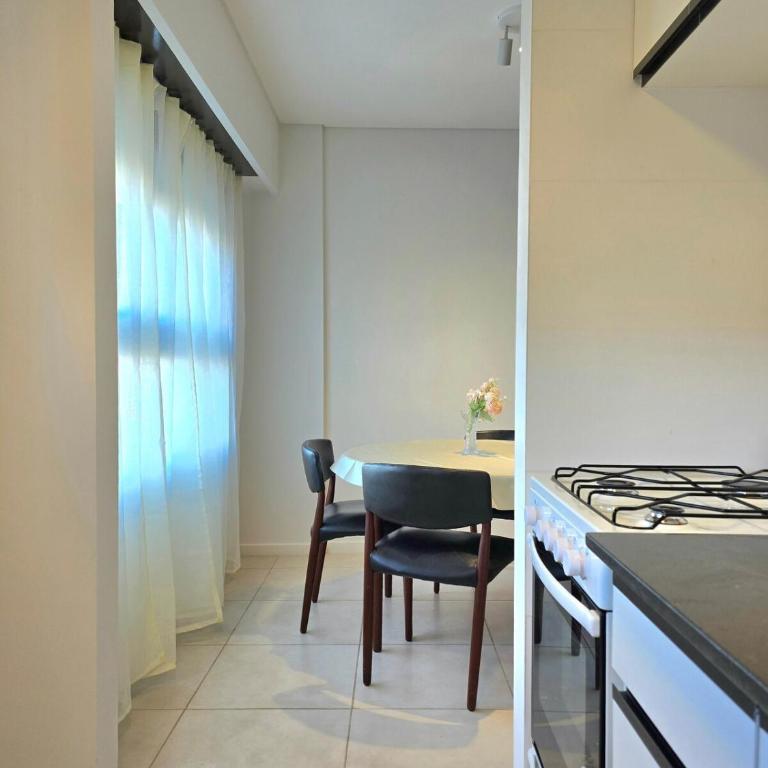 Encantador depto a estrenar a 100m Av Pellegrini - One-Bedroom Apartment - 17