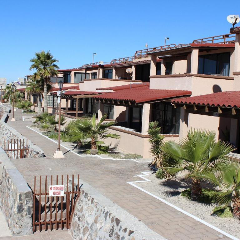Mid-century Ocean View Apartment - Casa - 12