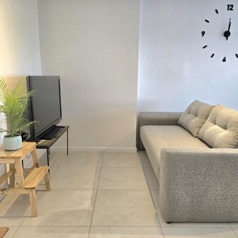 Encantador depto a estrenar a 100m Av Pellegrini - One-Bedroom Apartment - 2
