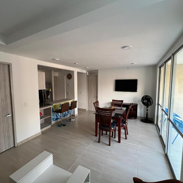 Apartamento con Piscina - Vista a las montañas - Villeta a 90 min de Bogotá - Apartamento de 2 dormitorios con balcón - 11