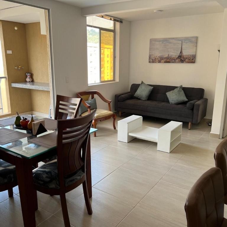 Apartamento con Piscina - Vista a las montañas - Villeta a 90 min de Bogotá - Apartamento de 2 dormitorios con balcón - 40