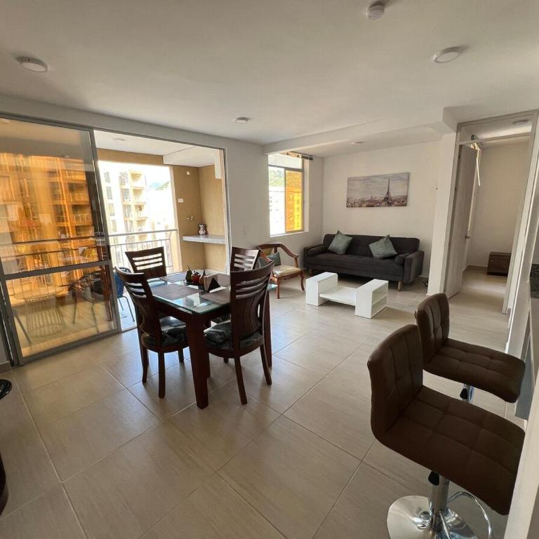 Apartamento con Piscina - Vista a las montañas - Villeta a 90 min de Bogotá - Apartamento de 2 dormitorios con balcón - 50