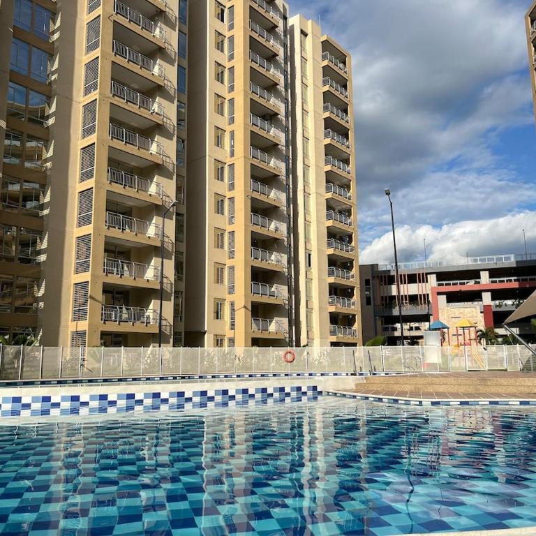 Apartamento con Piscina - Vista a las montañas - Villeta a 90 min de Bogotá - Apartamento de 2 dormitorios con balcón - 51